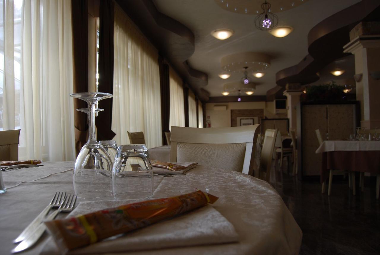 Hotel Iscla Edolo Εξωτερικό φωτογραφία